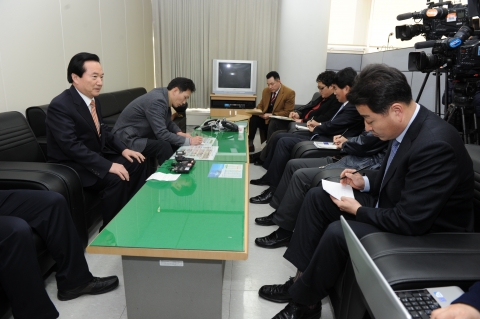 강운태 광주시장, 검찰 가족 계좌 자금 무혐의 내사종결 발표 따른 입장 밝혀