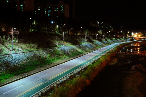 우수상(제조분야 : 우이천 산책로 조명 개선)