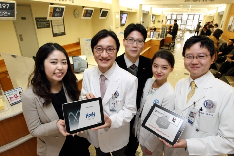 KT와 연세대학교의료원은 의료-ICT 융합 사업 전문 합작회사 ‘후헬스케어’ 설립 계약을 체결하고 다음달 중 공식 출범키로 했다.