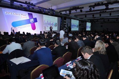 시스코 코리아(대표 장성호, www.cisco.com/kr)가 13일과 14일 는 양일 동안 삼성동 코엑스 컨벤션 1층 그랜드볼룸에서 ‘2012 Cisco Plus Korea’ 컨퍼런스를 개최한다.