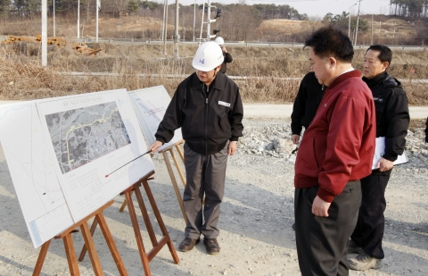 한범덕 청주시장, ‘해빙기’ 공사장 현장점검 나서