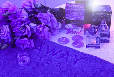 W 서울 워커힐의 ‘어웨이 스파(AWAY Spa)’는 2012년 봄, 새로운 트리트먼트 프로그램인 ‘컬러 더 센트_퍼퓸 스파(COLOR THE SCENT_Perfume Spa @ AWAY)’를 선보인다.