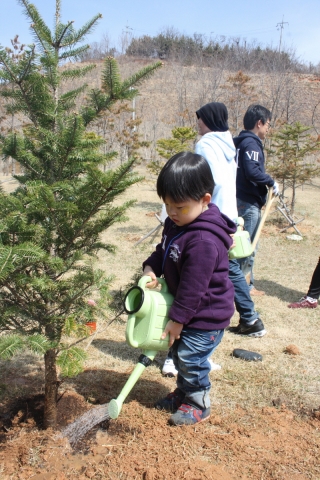 소아암 어린이 가족 희망나무심기(사진제공=한국백혈병어린이재단)