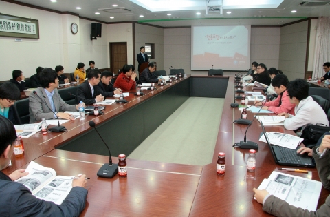 충남발전연구원 충남사회적경제지원센터는 6일 협동조합기본법 제정에 따른 설명회를 개최했다.