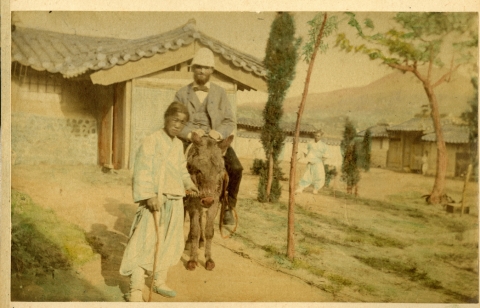 당나귀 탄 알렌-칼라사진(1885)
