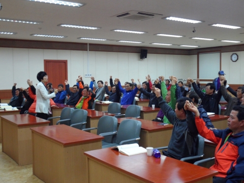 고흥 녹동농협은 지난 4월 5일 중장년을 위한 중장년 대학을 개최하고 특강강사로 한국인재경영교육원 강은미 대표를 초청하여 강의를 실시했다