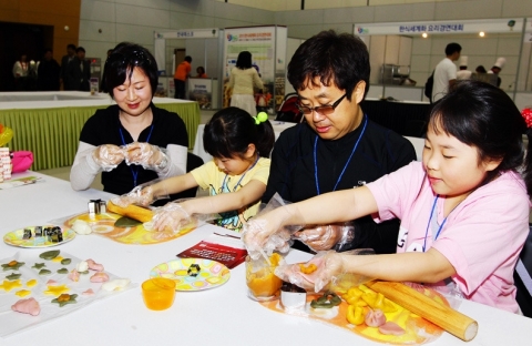 2012년 5월 1일부터 12일까지 대전컨벤션센터와 대전무역전시관, 엑스포 시민광장 일대에서 ‘2012 대전세계조리사대회(2012 WACS Congress Daejeon)’가 열린다.