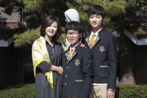 장애이해교육드라마 &#039;슈퍼맨, 하늘 날다&#039;에 출연한 탤런트 정선경, 아역탤런트 김현기, 박건태