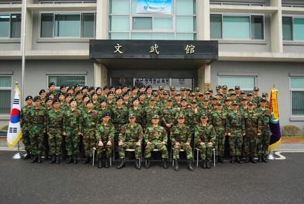 국방부에서 실시한 전국 대학의 학군단 운영 평가에 따라 군산대학교 학군단(단장 이충희 중령)이 우수 평가를 받아 학군단 정원을 추가로 6명 배정받았다.