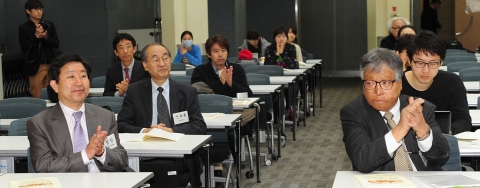 건국대학교 통일인문학연구단(단장 김성민 철학과 교수)은 26일 오후 건국대 새천년관 우곡국제회의장에서 인문한국(HK)지원사업의 일환으로 코리언의 역사적 트라우마를 주제로 국내학술심포지엄을 개최했다.