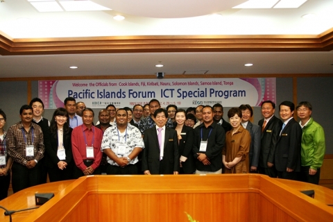 남태평양 도서 국가의 정보통신정책분야 공무원과 공기업 임원 10명이 한국의 정보통신기술 및 정책 성공사례를 전수 받기 위해 5월 1일부터 19일까지 지식경제공무원교육원을 방문한다.