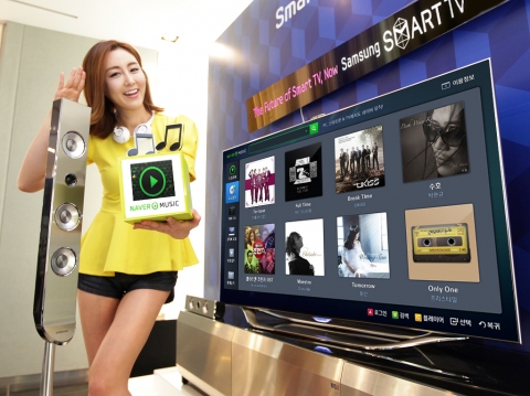 삼성전자가 5월 2일 &#039;네이버 뮤직&#039; 스마트TV 앱을 출시하고 음성, 동작, 얼굴 인식에 이어 음악인식 기능까지 갖춰 고객들에게 스마트 라이프를 선사한다.