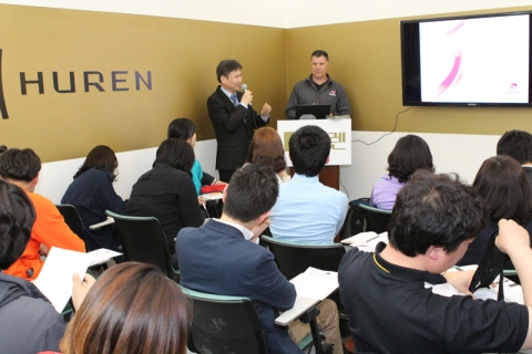 지난 4월 대구 국제안경전에서 개최된 휴렌 기술 강연 모습