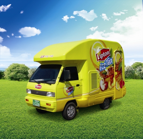 유니레버코리아의 120년 전통의 차 전문 브랜드 립톤(LIPTON)이 다양한 장소를 이동식 카페가 직접 방문하여 립톤 아이스티 제품을 체험할 수 있는 기회를 제공하는 ‘기분까지 상쾌하게 립톤 무빙 카페(Lipton Moving Café)’ 행사를 실시한다.