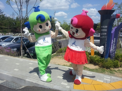 고양시자원봉사센터는 5월 1일부터 4일간 실시된 제6회 전국장애학생체육대회를 맞아 체육대회 행사를 함께한 모두가 참여할 수 있는 감동의 특별 이벤트를 진행했다.
