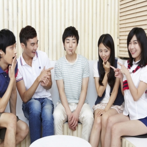 소셜데이팅 오작스쿨(www.ojakschool.com)은 꽃피는 봄을 맞아 대한민국 대학생들을 대상으로 ‘동아리 미팅’을 개최하였다고 하여 화제다.