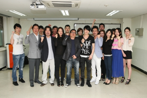 송지효-김재중 &#039;자칼이 온다&#039; 고사현장