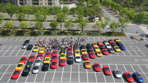 기아자동차㈜는 5일 20일(일) 곤지암리조트에서 ‘엘란’ 100여 대와 동호회원 및 가족 150여 명이 모인 가운데 ‘클럽 엘란’ 전국 정기 모임인 ‘엘란 데이’의 10번째 행사를 개최했다.