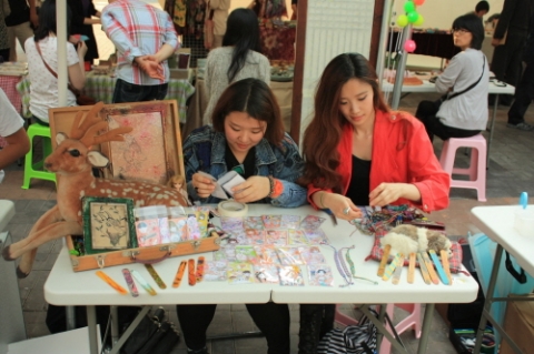 지역 예술가들이 참여하는 아트마켓
