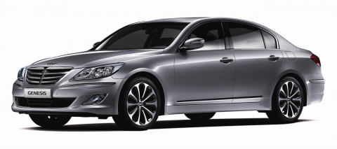 현대자동차(회장 정몽구)는 3일 내비게이션을 기본 적용하고 블루링크 서비스, 렉시콘 프리미엄 사운드 시스템 등 다양한 고객 선호사양을 신규 및 확대 적용해 고객 만족을 크게 향상시킨 ‘제네시스 2013’을 출시했다.