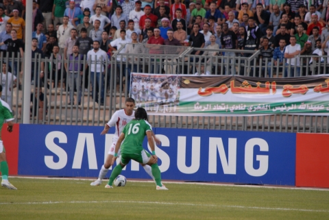 6월 3일 요르단 암만 국제 경기장에서 열린 '2014 월드컵 아시아 지역 최종 예선'에서 모바일과 반도체 부문 공식 후원사인 삼성전자가 경기장 곳곳에 '삼성' 광고판을 설치했다.