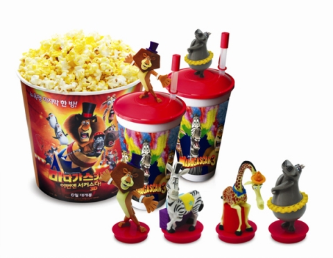 '마다가스카3 : 이번엔 서커스다!' CGV 캐릭터 콤보 출시