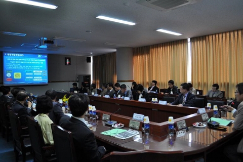 군산대학교 새만금종합개발연구원은 7일(목) 오후 5시 군산대 황룡문화관 중회의실에서 ‘새만금발전전략세미나’를 개최한다.