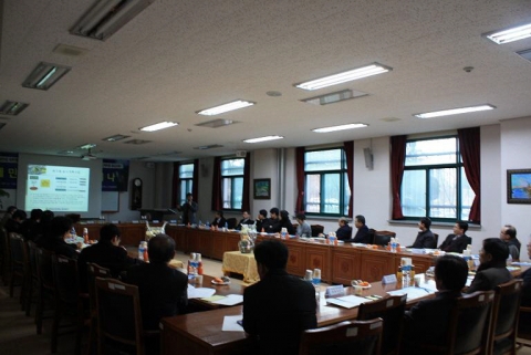군산대학교 새만금종합개발연구원은 7일(목) 오후 5시 군산대 황룡문화관 중회의실에서 ‘새만금발전전략세미나’를 개최한다.