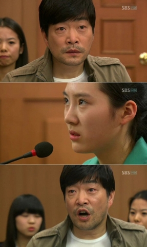SBS 월화드라마 <추적자>는 강력계 형사인 아버지가 법이 외면한 열다섯 살 딸의 죽음 뒤에 감춰진 진실을 파헤쳐가는 과정을 그린 드라마다.