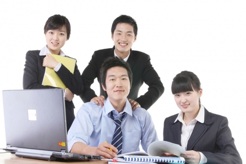 직장인은 공부 중, 물가상승보다 낮은 연봉인상률이 문제