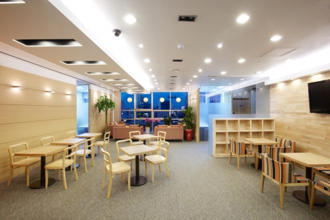 성수테크노센터 메인로비 전경