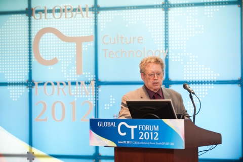 20120620_2012 글로벌 CT 포럼_기조 연설 중인 빌 테일러.  
2012 글로벌 CT 포럼, 6월 20일 삼성동 코엑스, 국내외 시각효과 전문가들 500 여명이 참가한 