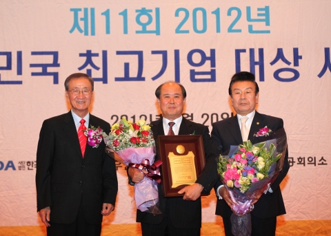 (좌) 한국경영인협회 고병우 회장, (중간) 넥센타이어 이현봉 부회장