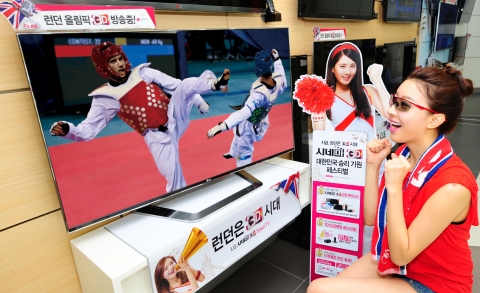 LG전자가 시네마3D 스마트TV로 오는 7월27일 개막하는 런던올림픽 3D방송을 생중계하는 등 다양한 올림픽 마케팅에 본격 돌입한다. 28일 LG전자 베스트샵 동교점에서 LG전자 
