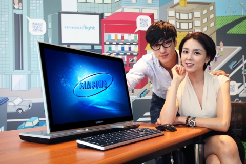 삼성전자가 화질, 음향, 그래픽 성능을 두루 갖춰 엔터테인먼트에 특화된 '올인원PC 시리즈7'을 국내 시장에 선보였다. 사진은 서초동 삼성전자 홍보관 딜라이트에서
