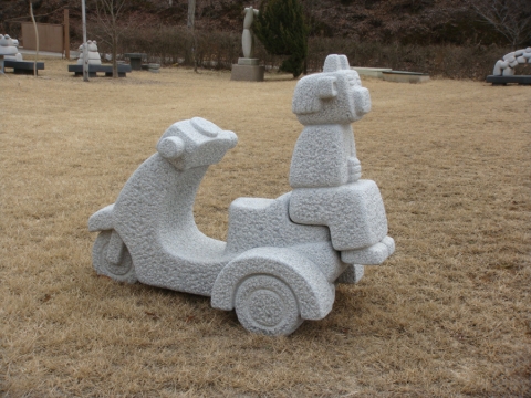 행복하여라, 화강석, 135X76X135Cm / 한진섭