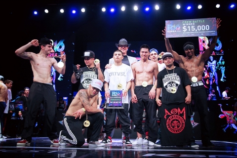 R-16 KOREA 2012 세계 비보이 마스터즈 대회, 비보이 단체 베틀 1위 수상- Massive Monkeeys(미국)