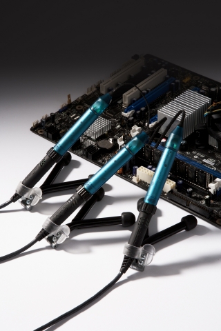르크로이 웨이브링크 8 GHz-13 GHz 프로브는 DDR3, DDR4, LPDDR3와 같은 고속 DDR 신호를 측정하는 데 적합하다.