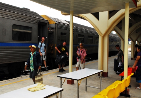 최근 태국 방콕에서 기차편으로 라오스를 찾는 관광객이 증가하면서 수송분담율이 빠르게 상승하고 있다.