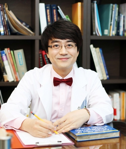 안동 박무식 성형외과의 박무식 원장