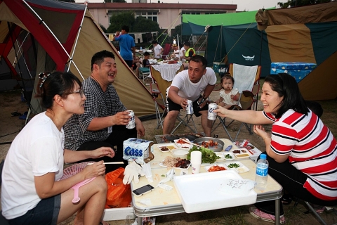 대한제강 가족캠핑에 참가한 대한제강 직원과 가족들