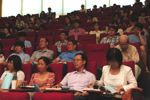 겨레어문학회(회장 전정예 건국대 교수, 국어국문학)와 건국대 글로컬협력처는 2일 서울 광진구 능동로 건국대 서울캠퍼스 상허연구관에서 ‘한류와 한국어문학:한류의 학문적 전환과 창조적 모색’을 주제로 제1회 국제학술대회를 개최했다.