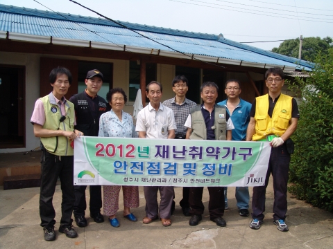 청주시(한범덕 시장)는 안전의식 제고와 선진 안전문화 정착을 위해 『안전점검의 날』 행사를 8월 3일(금) 성안길에서 여름철 물놀이 안전사고 및 폭염대비 국민행동요령 등 여름철 안