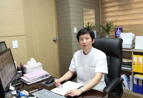 오케이재활의학과의원 류장헌 원장