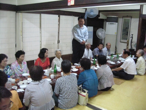 청주시는 8월 13일 제67주년 광복절을 맞아 국가와 겨레를 위해 헌신한 독립유공자 후손인 광복회원 45여명과 오찬을 함께하며 격려했다.