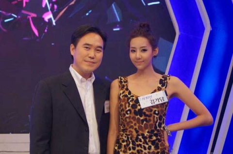 페이스라인 성형외과(성형외과 전문의) 이진수 원장과 함께