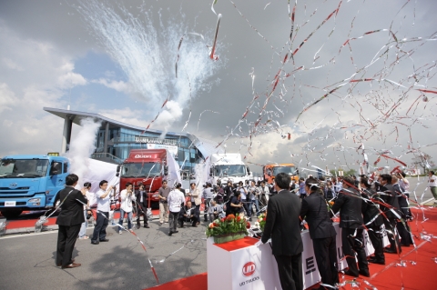볼보그룹 산하의 UD트럭코리아(UD Trucks Korea)는  19일 서울시 여의도에 위치한 ‘서울 마리나 클럽&요트’에서 가진 브랜드 출범식에 이어 수입트럭브랜드로는 국내 최초