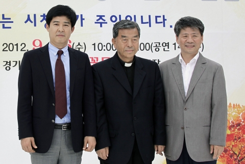 LG전자는 사단법인 한국지상파디지털방송추진협회(DTV KOREA)와 손잡고 디지털방송 시청에 정부 지원이 필요한 전국 각지의 소외계층에게 총 150대의 디지털TV를 지원한다. 26