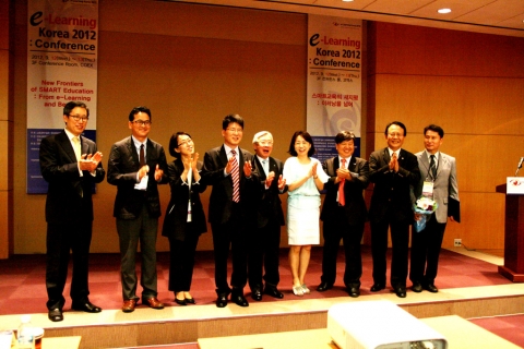 서울디지털대학교가 교육과학기술부와 한국교육학술정보원(KERIS)에서 실시한 ‘2012 사이버대학 이러닝 콘텐츠 공모전’에서 최우수상인 교육과학기술부장관상을 수상했다.