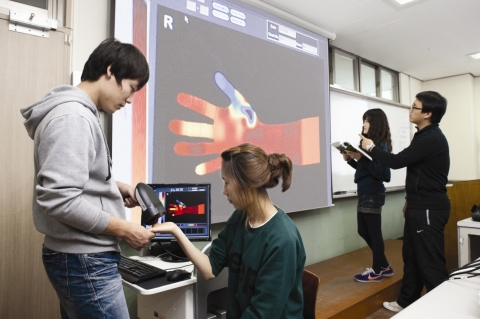 동명대학교 의용공학과의 실습 장면